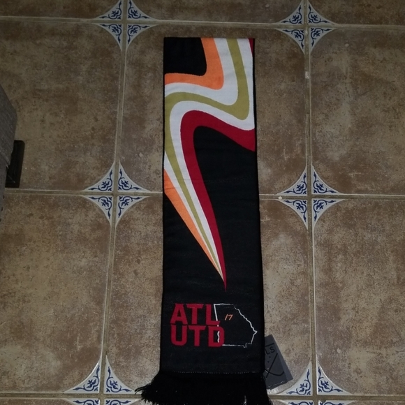 Atlanta United Scarf Fan Designed Limited Edition. - Picture 3 of 6